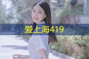 店内摆放着各式各样的文化艺术品 店内摆放着各式各样的文化艺术品